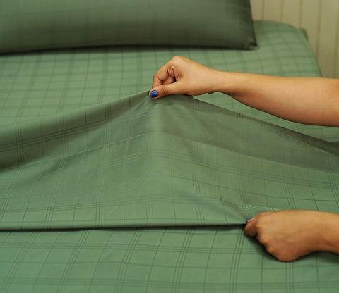 Dobby Checks Organic Bamboo 300 TC 2 Pillowcases and 1 Fitted Bedsheet (Green, Queen Size)