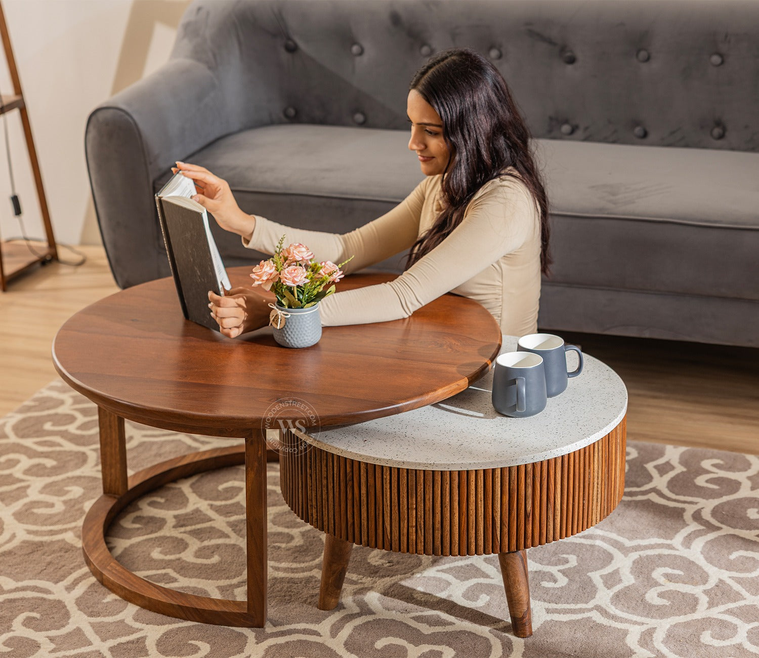 Akasa Sheesham Wood Nesting Coffee Tables With Storage, Set of 2 (Teak Finish)