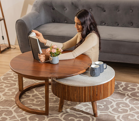 Akasa Sheesham Wood Nesting Coffee Tables With Storage, Set of 2 (Teak Finish)