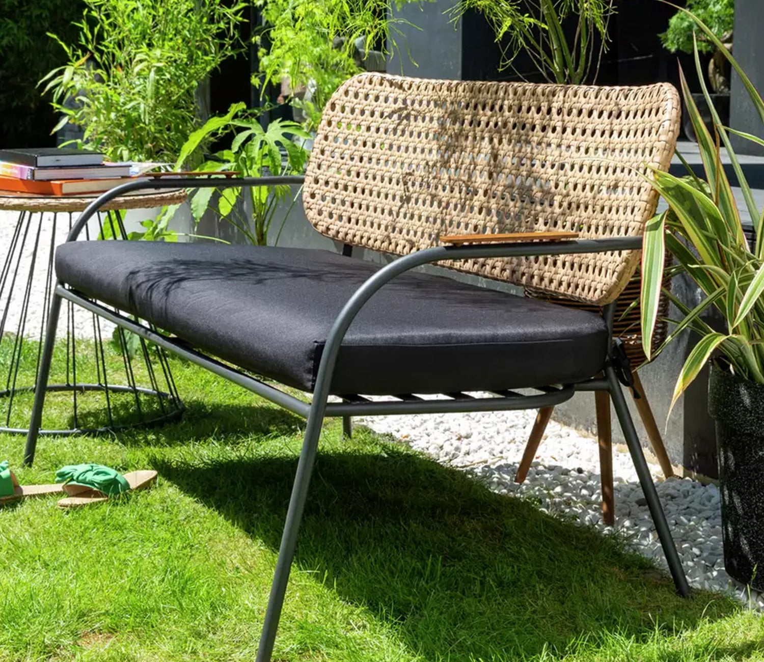 Beige Rope 4 Seater Sofa Set With Table And Black Cushions
