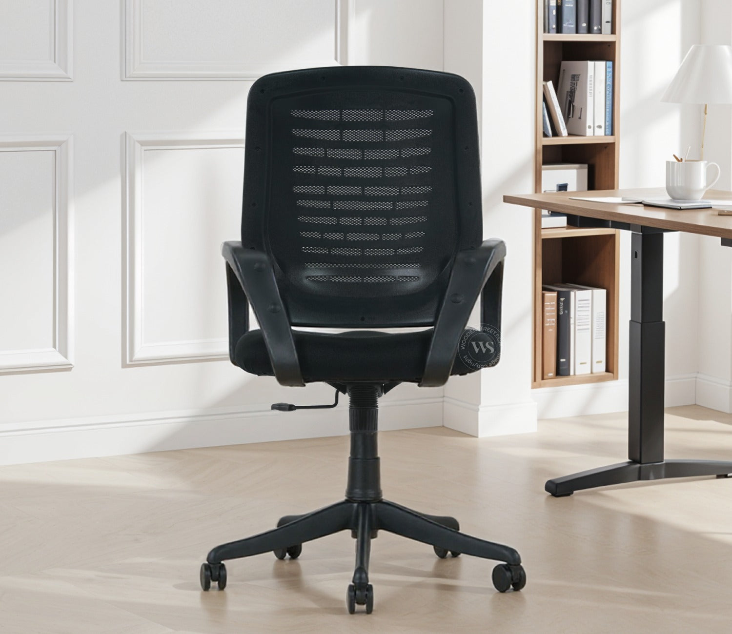 Leo Mid Back Mesh Office Chair (Black)