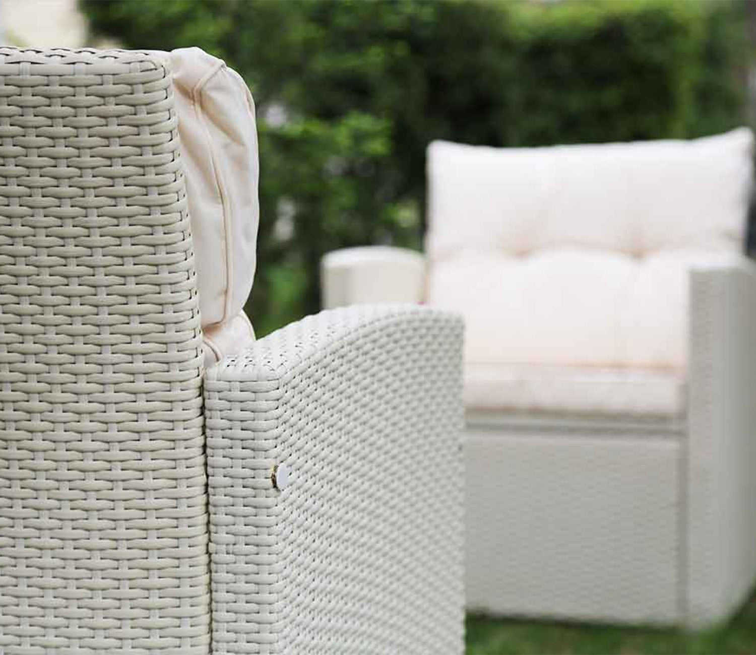 White Rattan And Wicker 4 Seater Patio Set With Cream Cushions