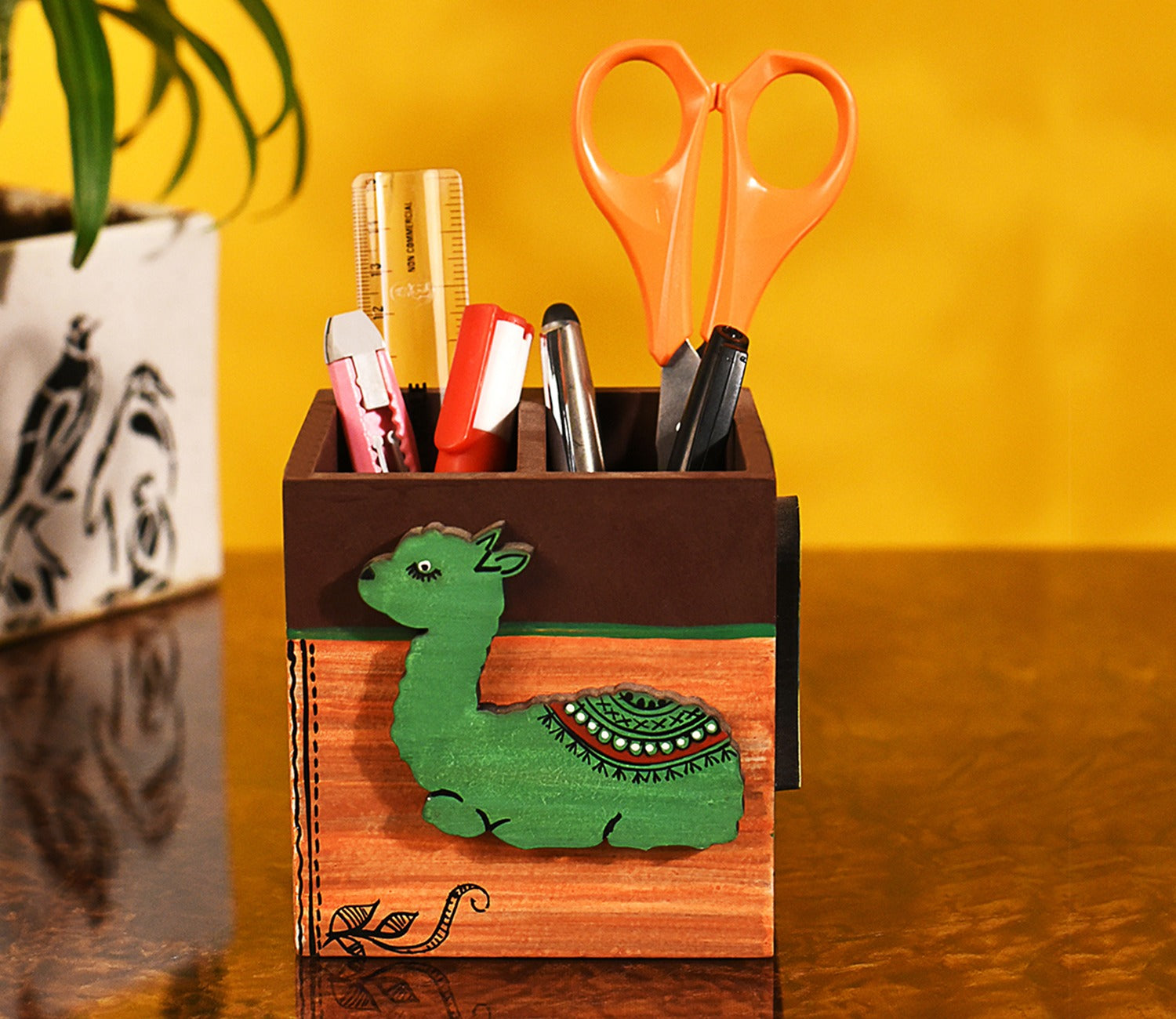 Tribal Art Apalca Motif Wooden Handcrafted Pen Stand