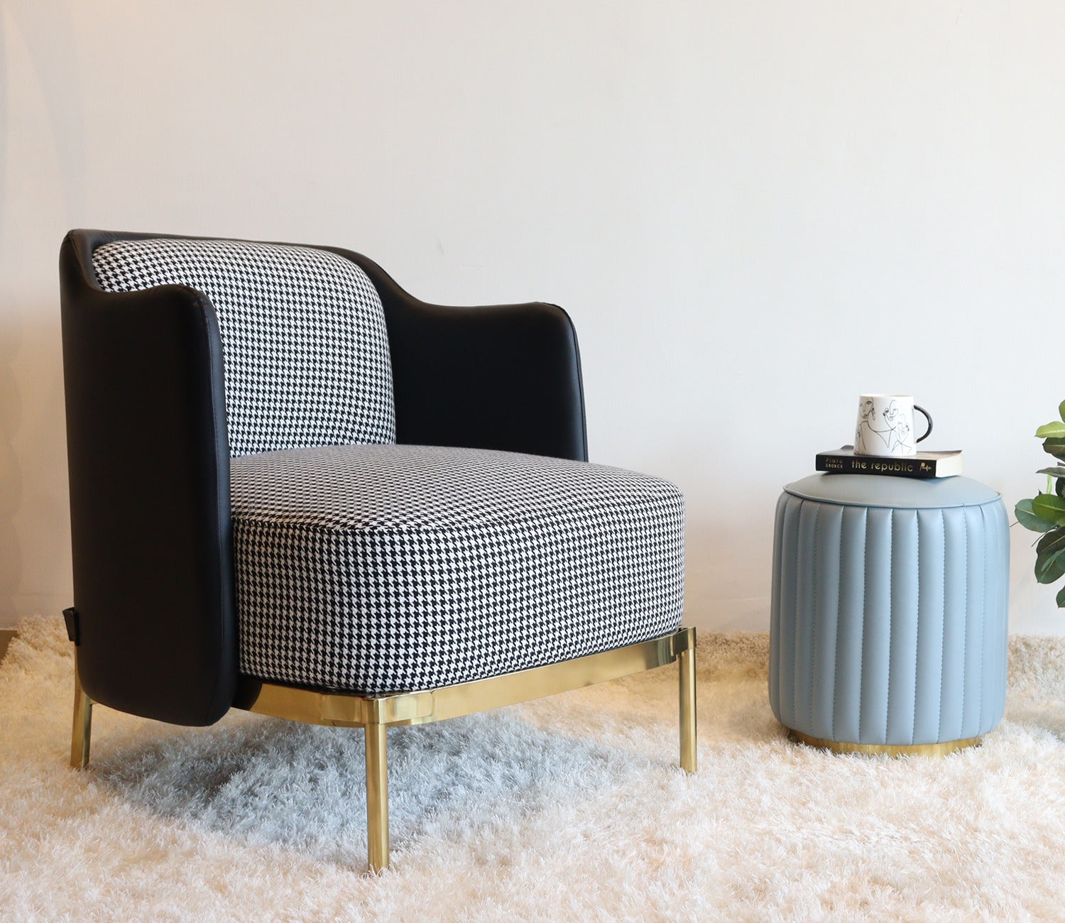 Regina 1 Seater Sofa (Black)