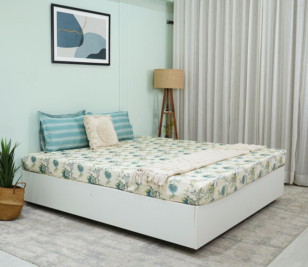 Venusa Classic Printed King Size Bedsheet (Green)