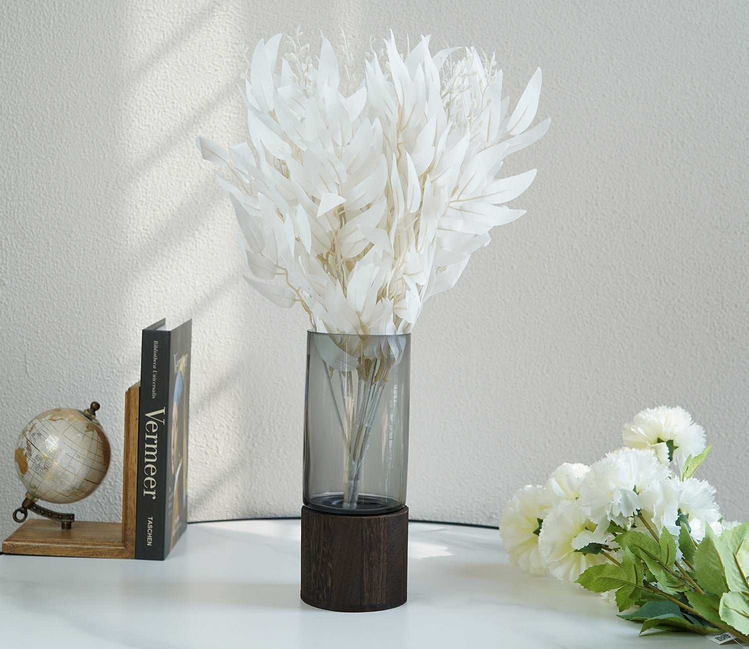 Delicate Husk Glass Vase With Wooden Base