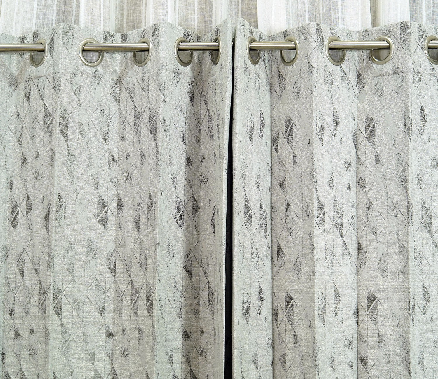 Diamond Cut 1 Piece Blackout Curtain (Grey, 7 Feet)
