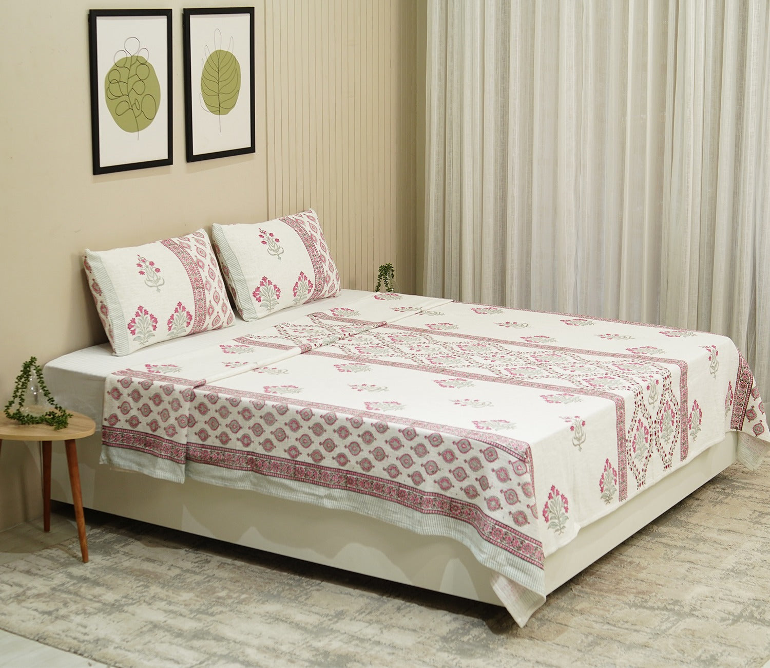 Modish Floral Printed Handloom Cotton Double Bed Cover King Size
