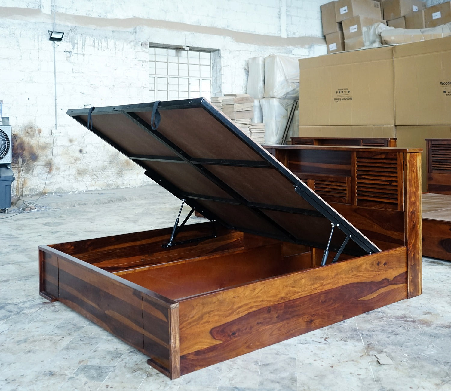 Ferguson Sheesham Wood Hydraulic Bed With Storage (Queen Size, Honey Finish)