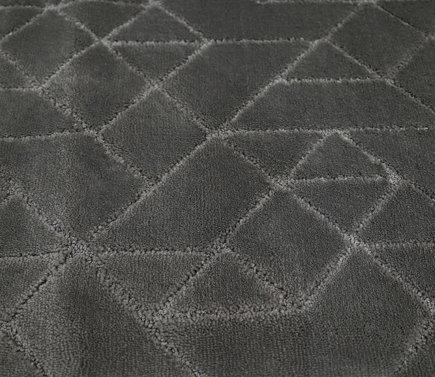 Azalia Grey Geometrical Carpet (11 x 7.8 Feet)