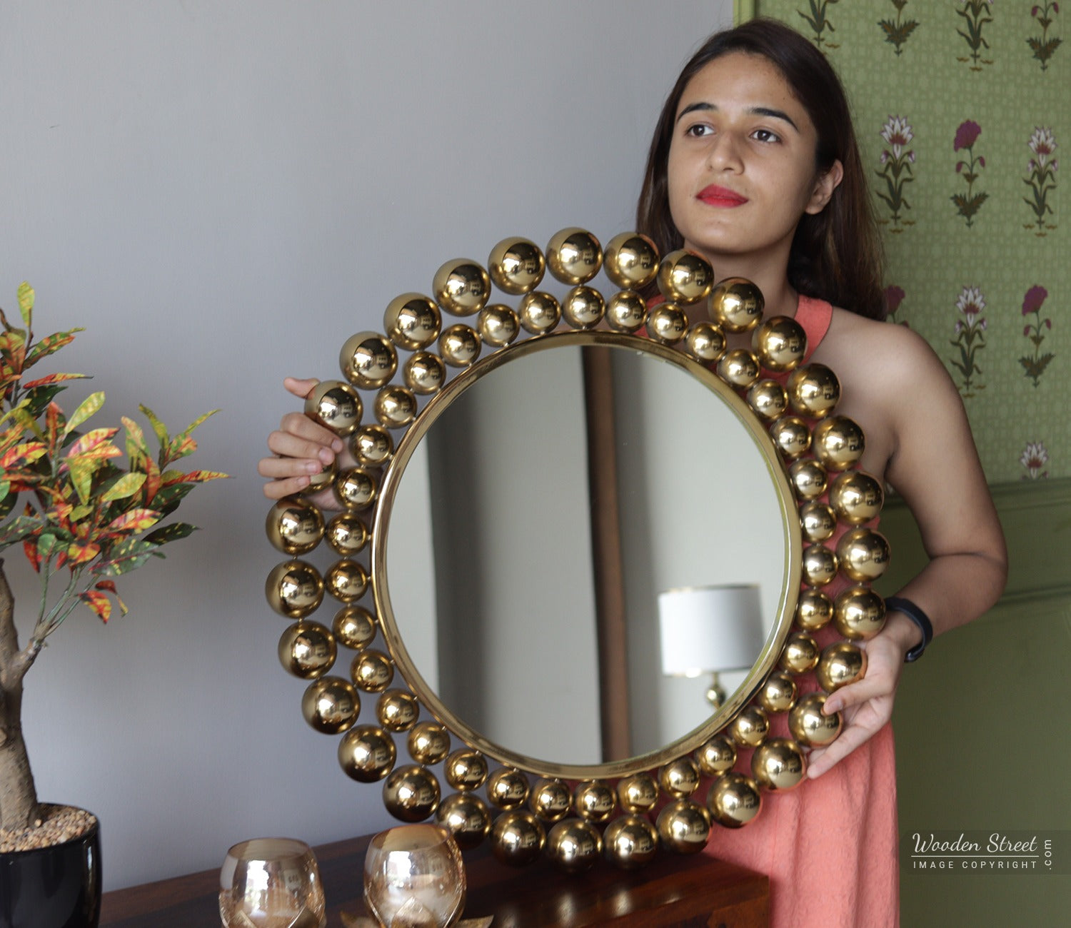 Scalo Metal Mirror with Frame