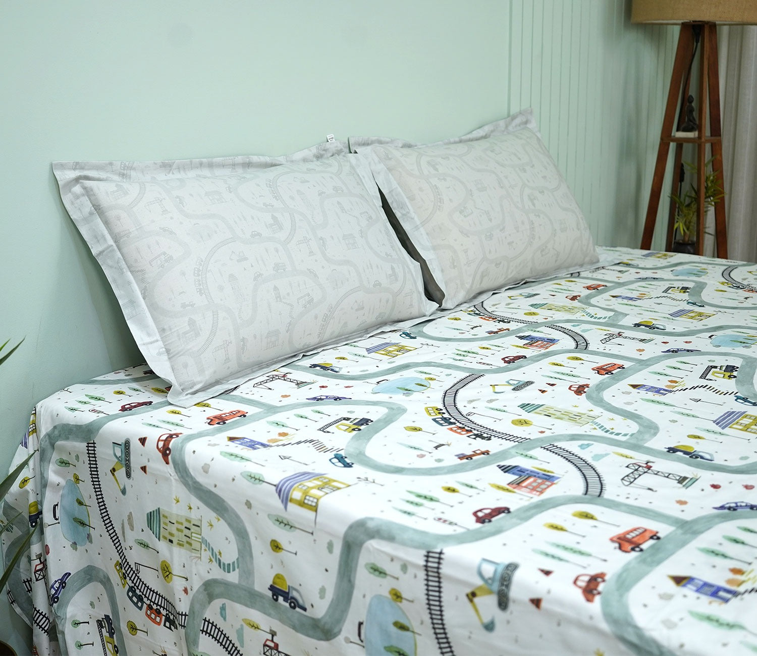 Train And Town Flat Cotton Kids Bed Sheet King Size with 2 Pillow Covers