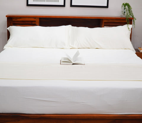 Vegan Bamboo Silk Bedsheet 300 TC Naturally Anti-Bacterial Fitted King Bedsheet with 2 Pillow Cover (Ivory)