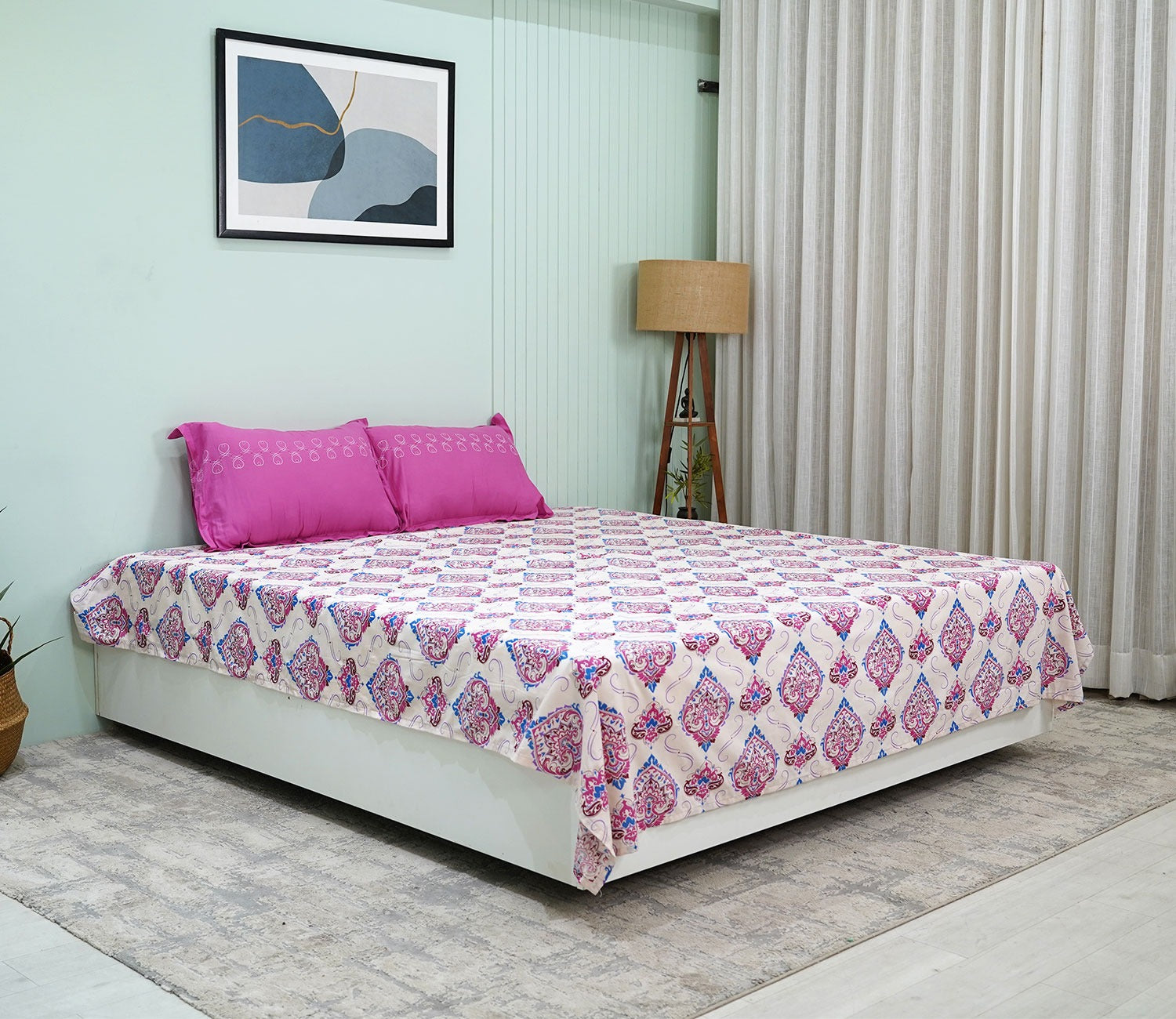 Adorn Moments Queen Size Bedsheet (Pink)