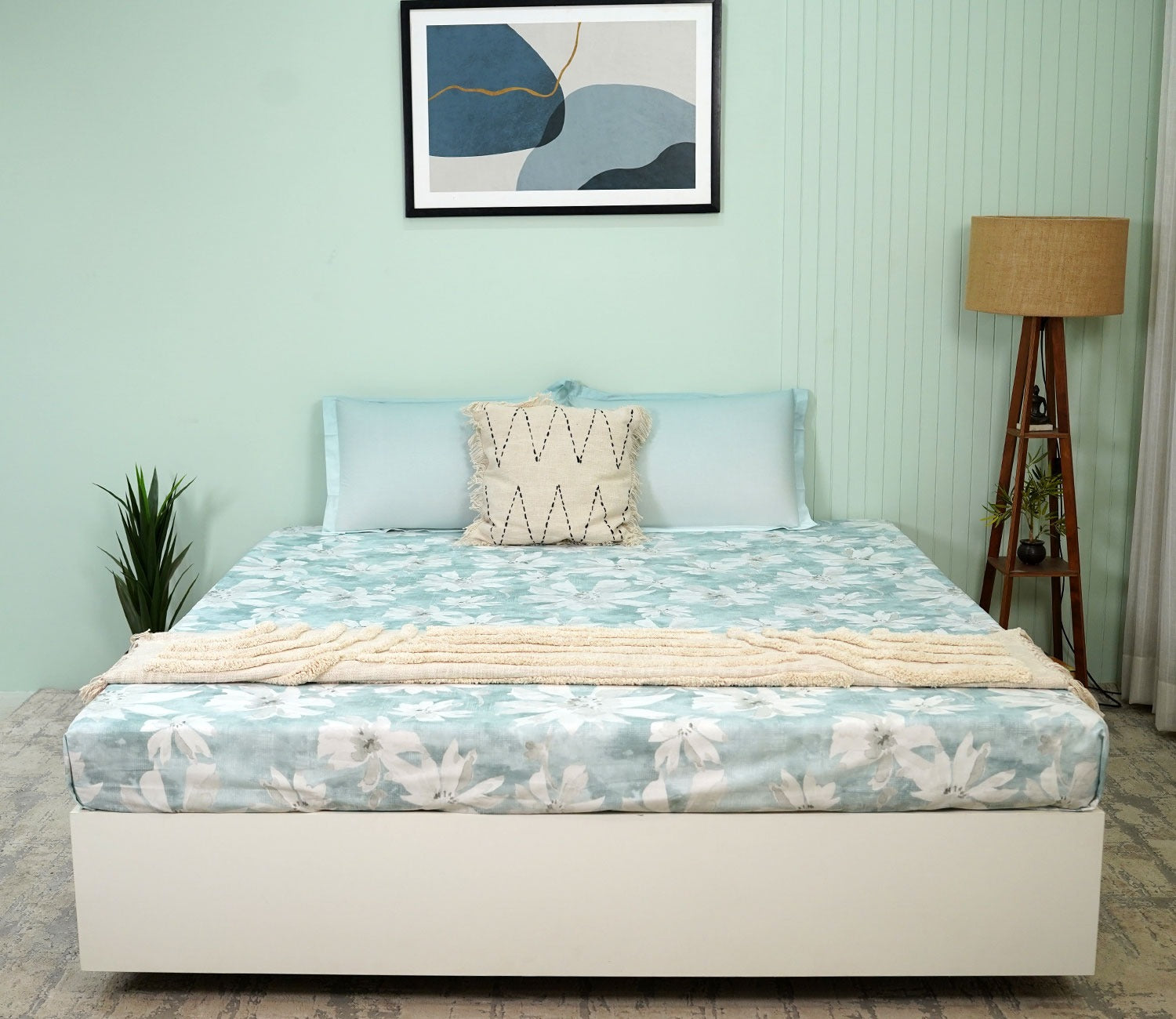 Blossom Flat Cotton Bed Sheet King Size with 2 Pillow Covers (Blue)