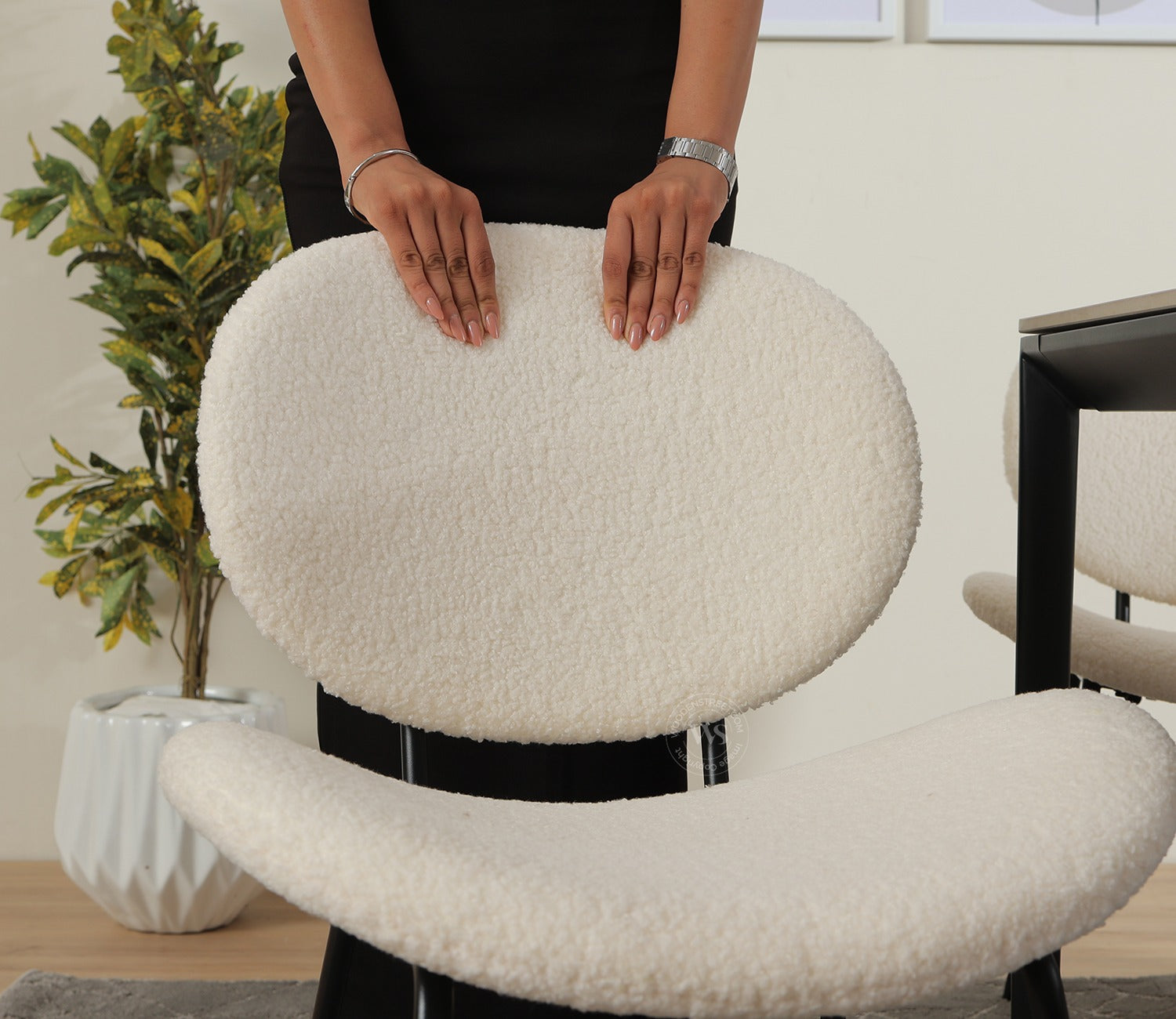 Clouda Modern Upholstered Chair in Boucle Fabric (White)