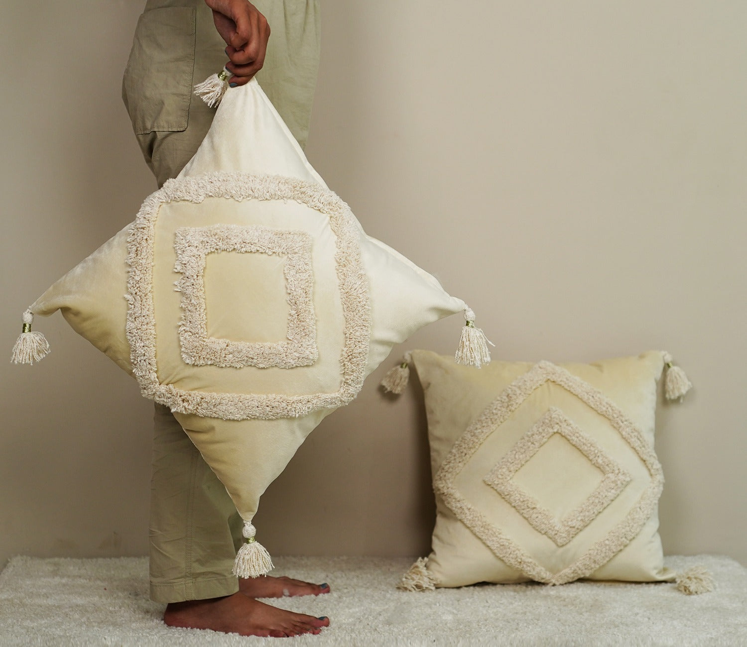 Super Soft Velvet Cushion Covers - Set of 2 (18 x 18 inches, White)