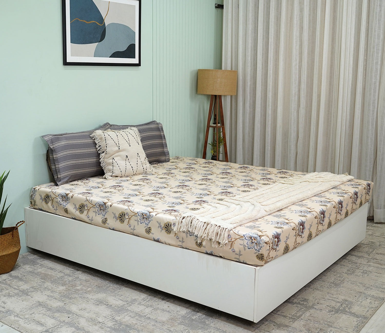 Venusa Classic Printed King Size Bedsheet (Brown)