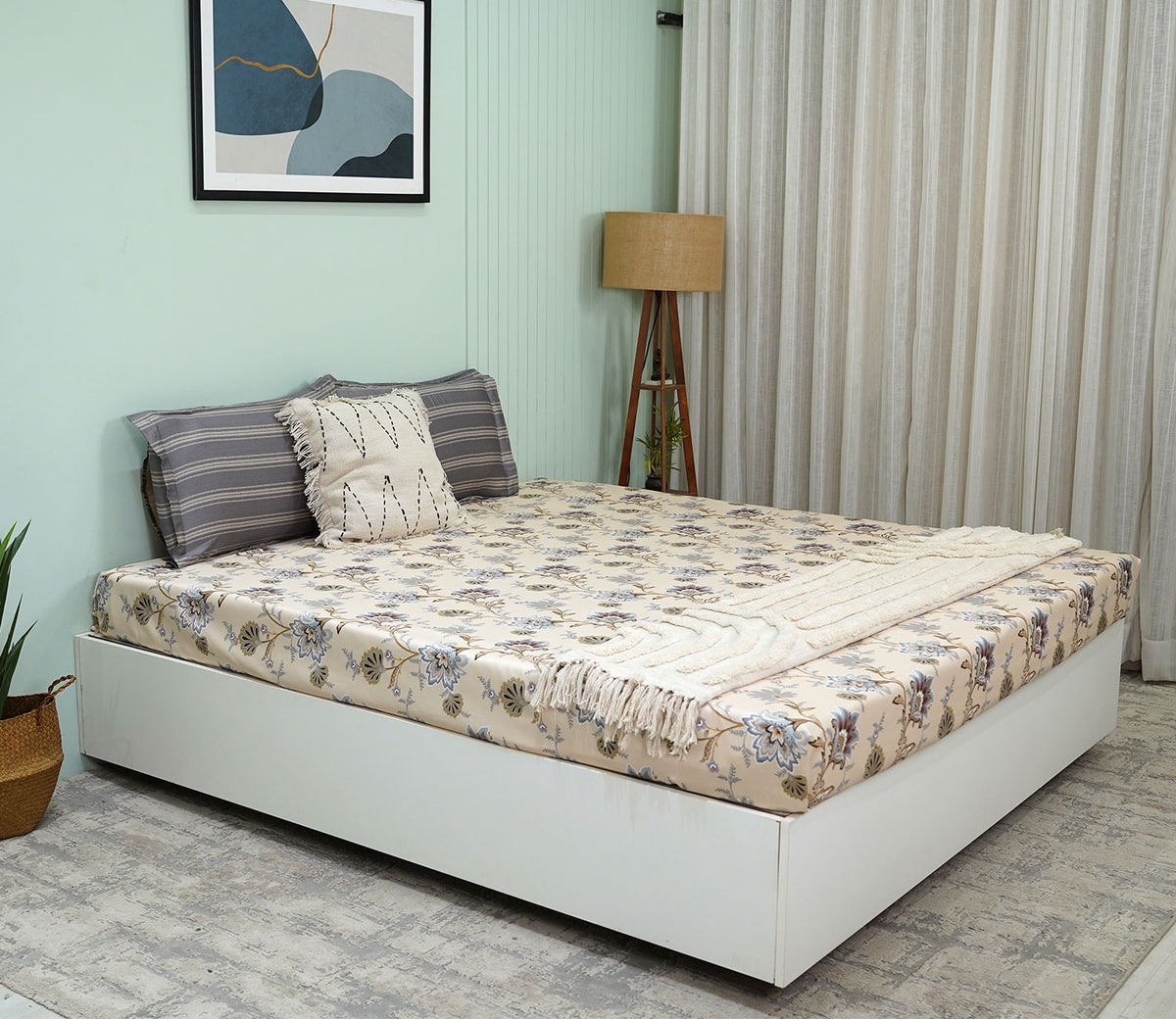 Venusa Classic Printed King Size Bedsheet (Brown)