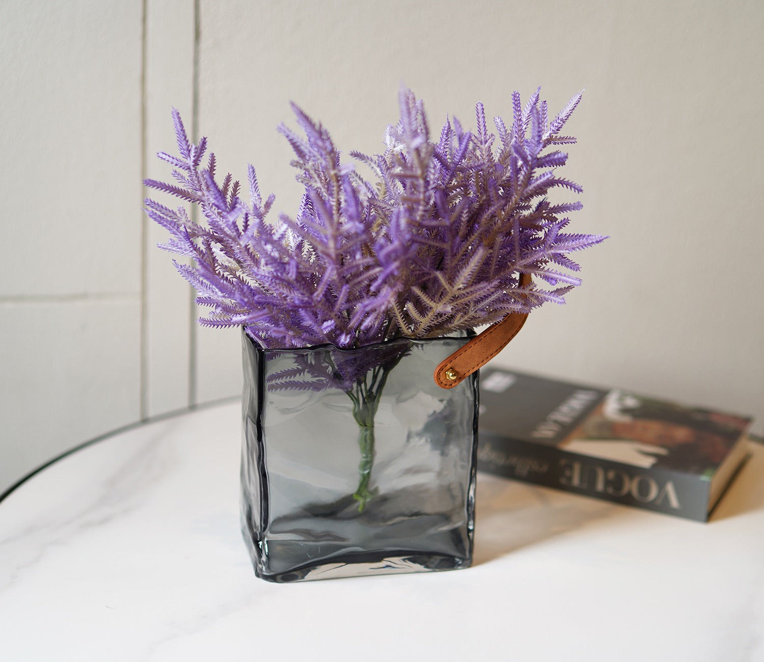 Whimsy Holder Glass Vase (Black, S)
