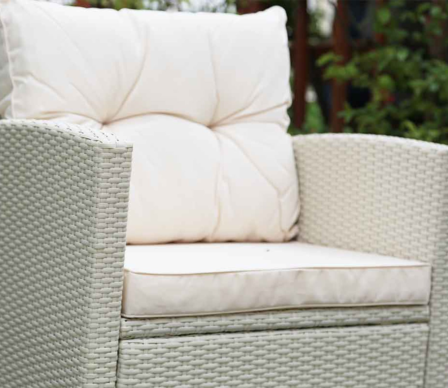 White Rattan And Wicker 4 Seater Patio Set With Cream Cushions