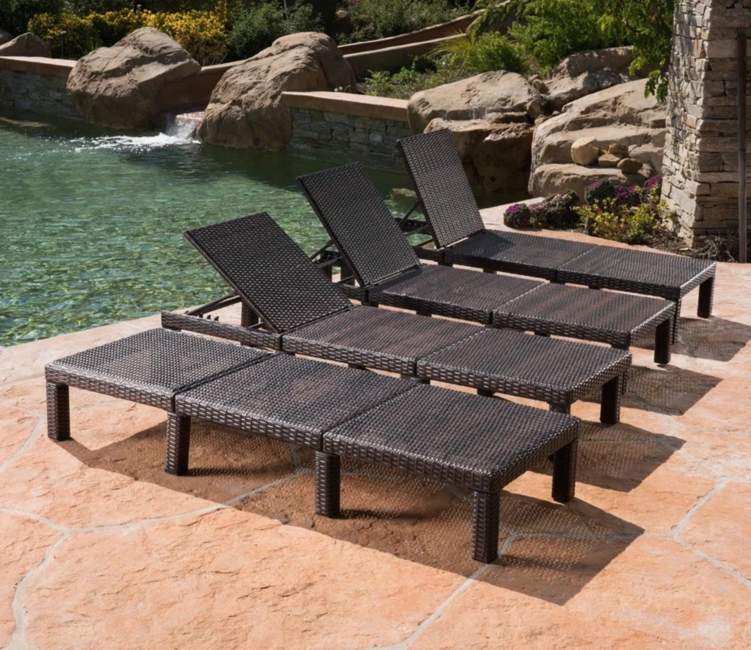 Dark Brown Adjustable Outdoor Lounger With Green Cushions (Set Of 4)