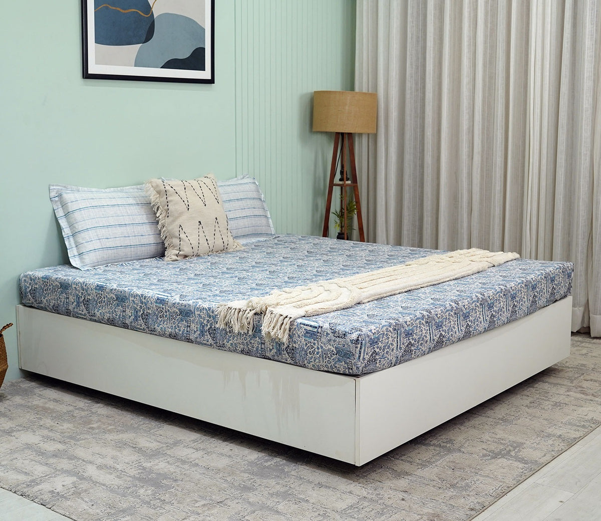 Allure Classic Printed King Size Bedsheet (Blue)