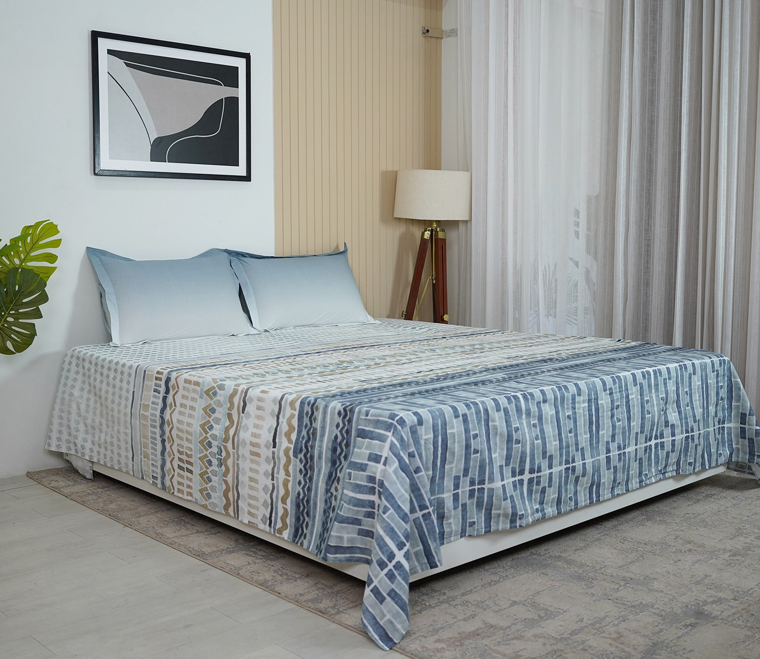 Dotted 144 TC Flat Pure Cotton King Size Bedsheet With 2 Pillow Covers (Blue)