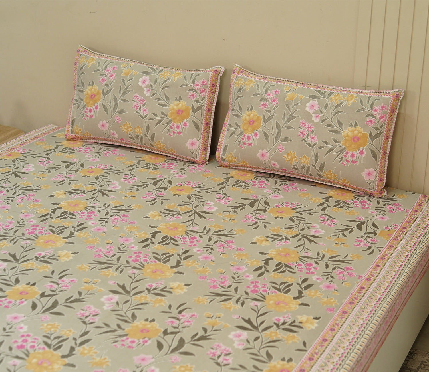 120 TC Floral Screen Print Cotton Double Bed Sheet King Size with Pillow Cover (Yellow and Pink)