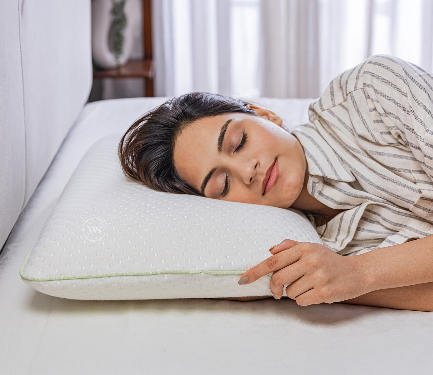 Lunamist Ultra Comfort Latex Pillow (Medium Size, Set of 4)