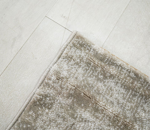 Midtown Grey Abstract Carpet (7.5 x 5 Feet)