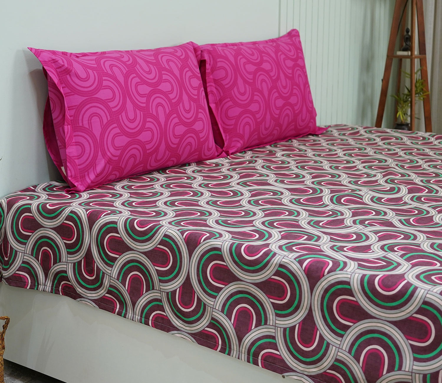 Meraki Celebration Queen Size Bedsheet (Red)