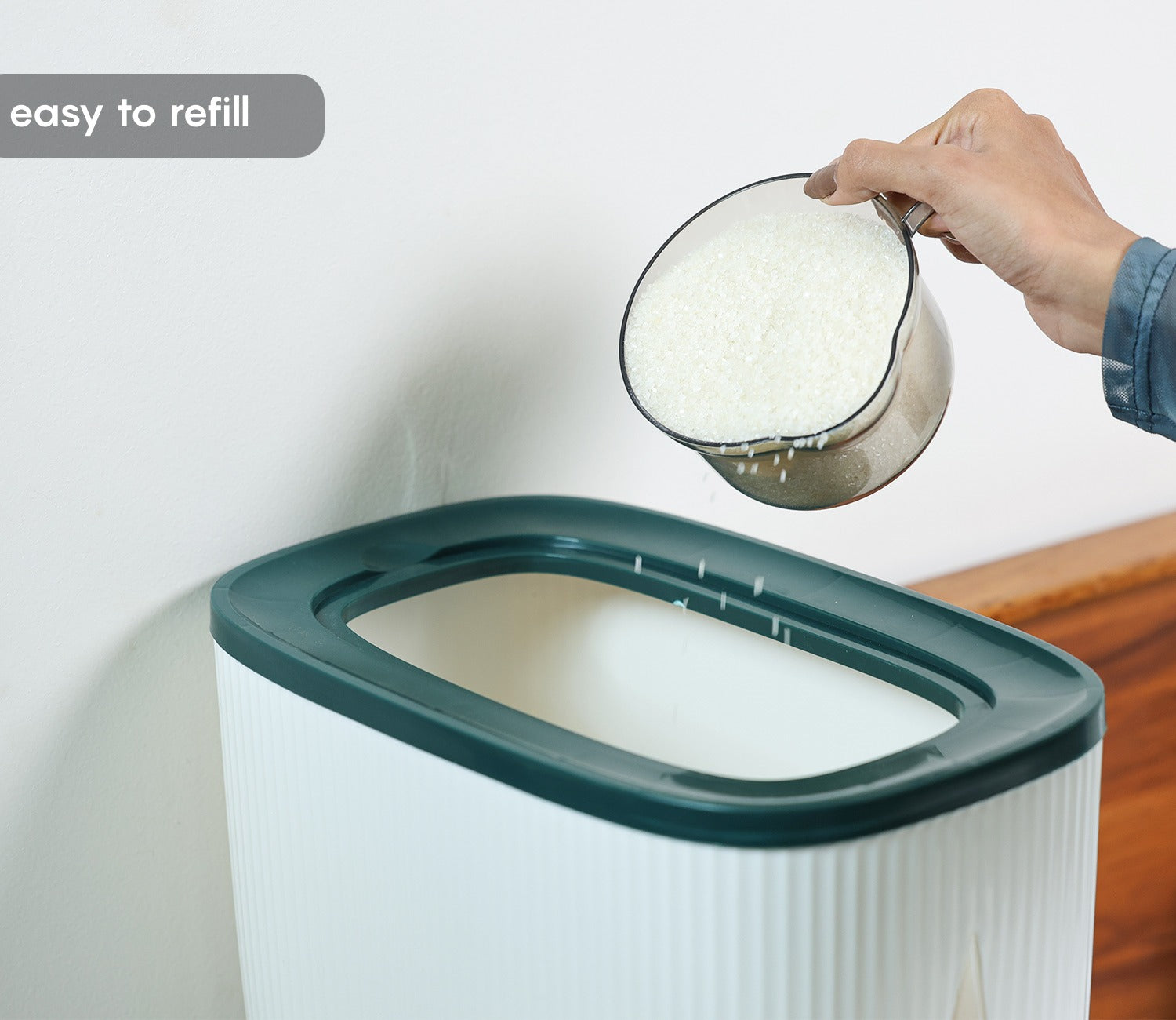 Barny Dual Tone Single Compartment Grain Dispenser
