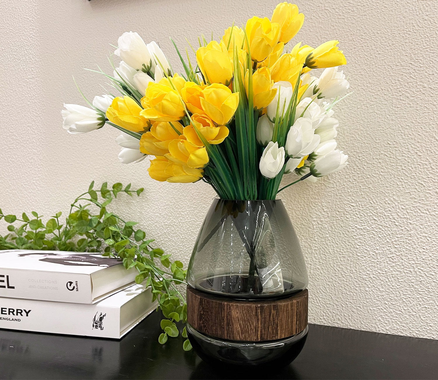Botanic Wonders Glass Vase (Black, L)