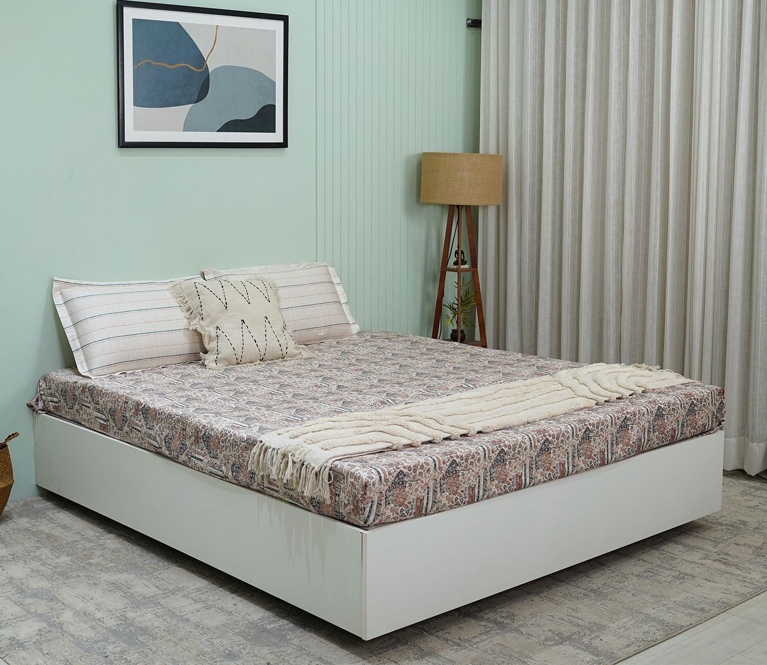 Allure Classic Printed King Size Bedsheet (Peach)