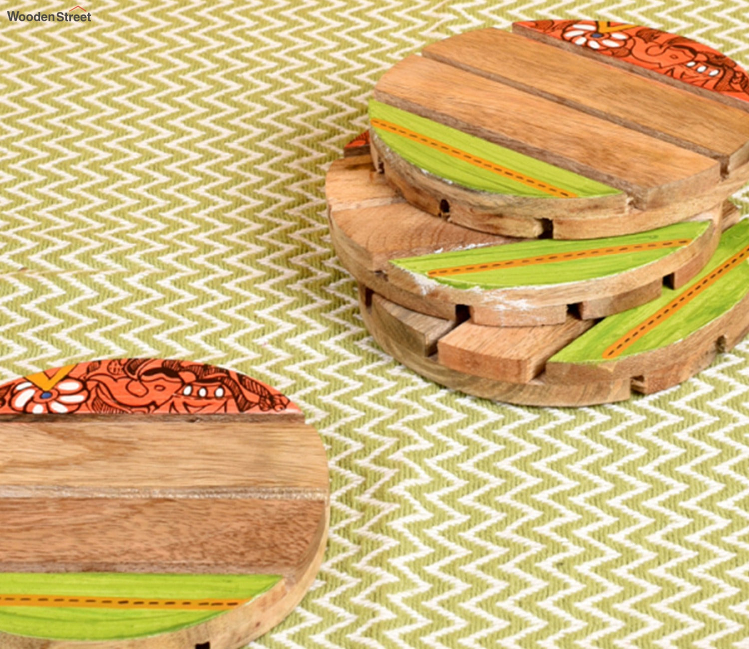 Madhubani Art Round Wooden Handcrafted Coaster - Set of 4
