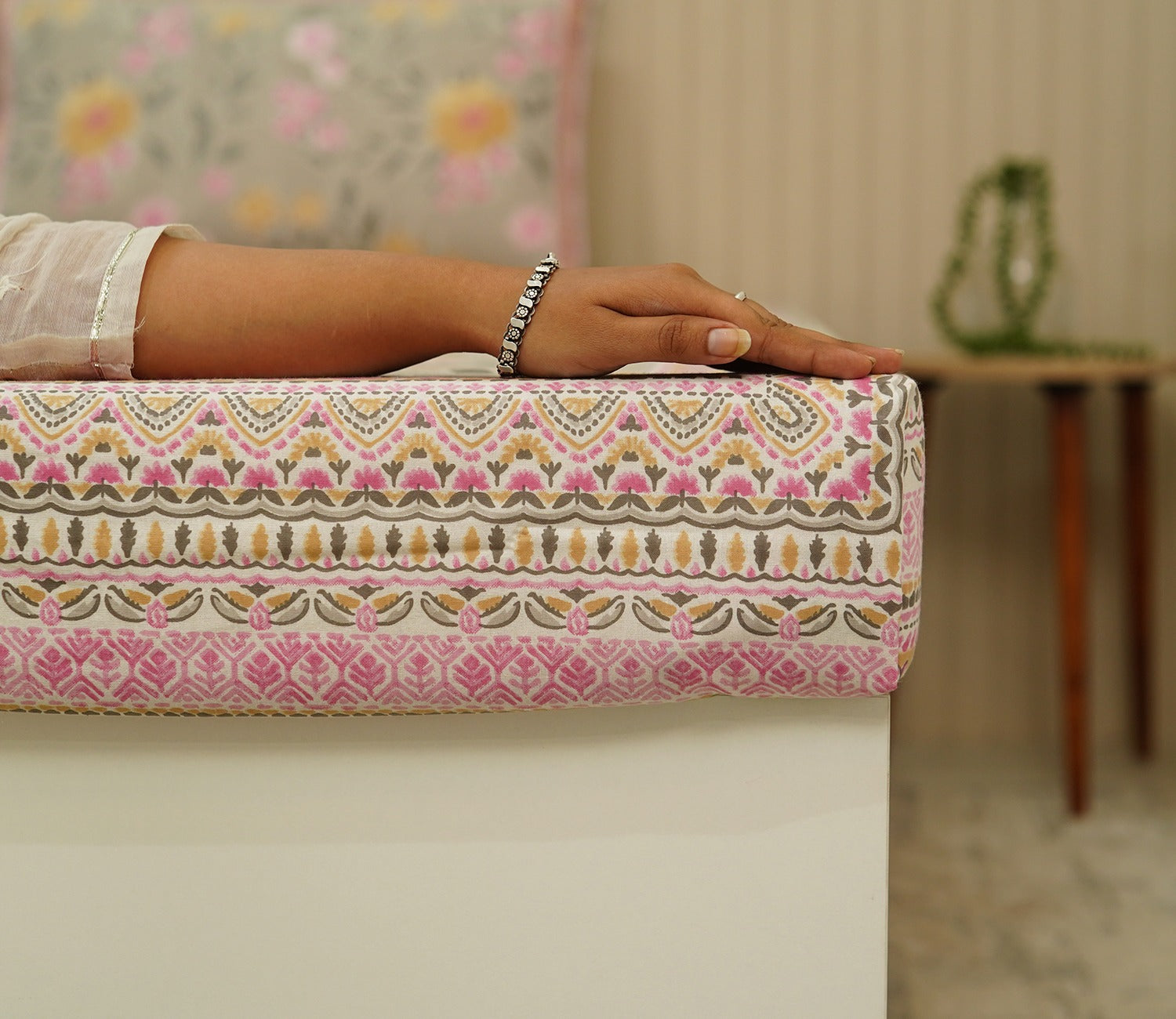 120 TC Floral Screen Print Cotton Double Bed Sheet King Size with Pillow Cover (Yellow and Pink)