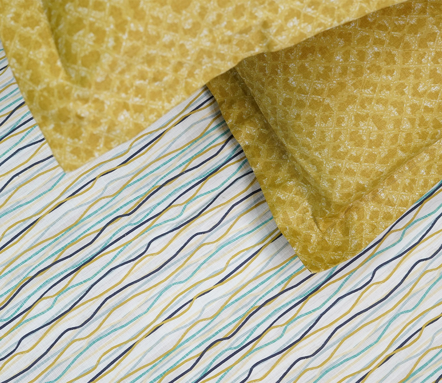 Akin Classic Printed King Size Bedsheet (Yellow)