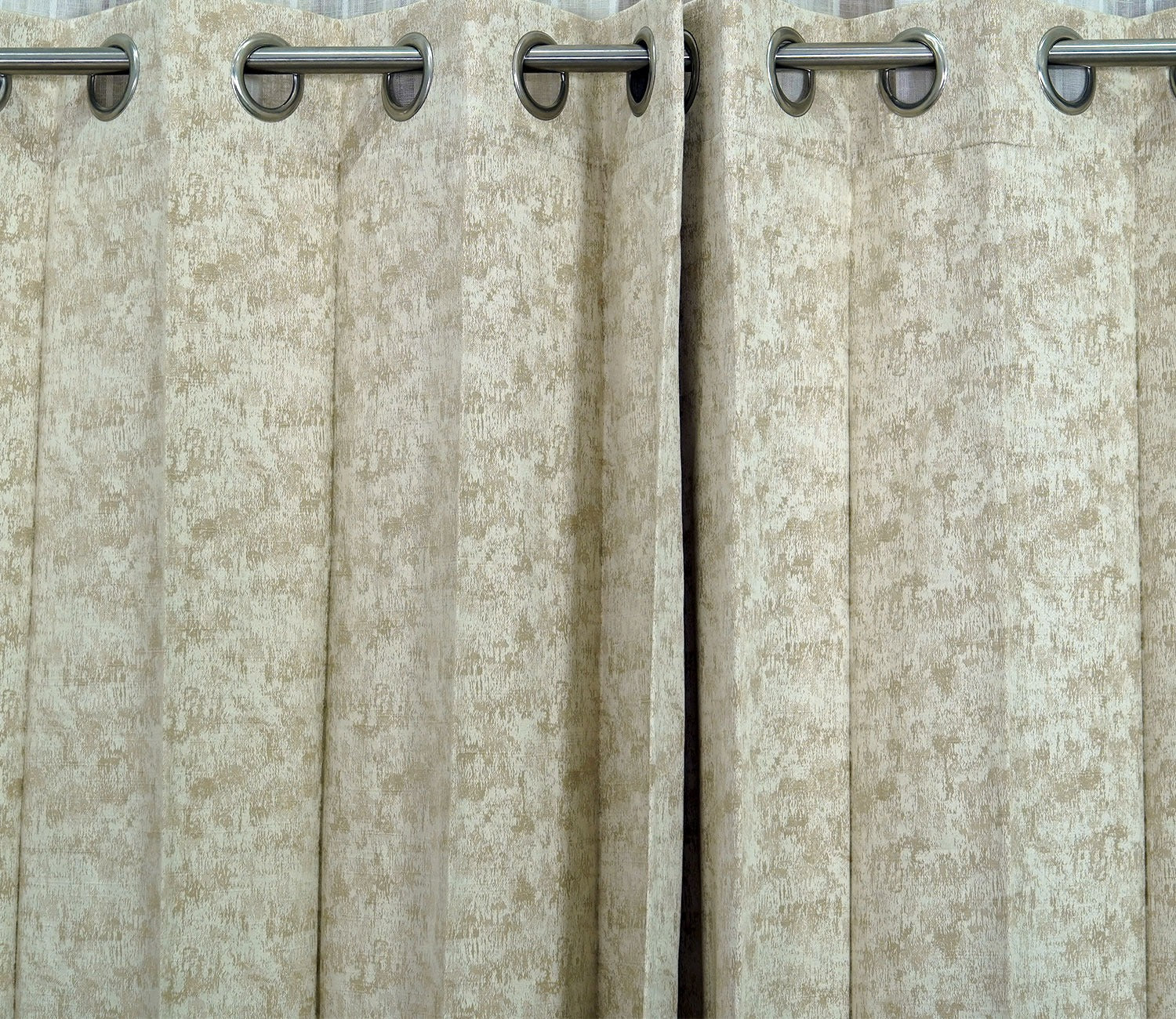 Shiny Textured Blackout 1 Piece Curtain (Beige, 7 Feet)