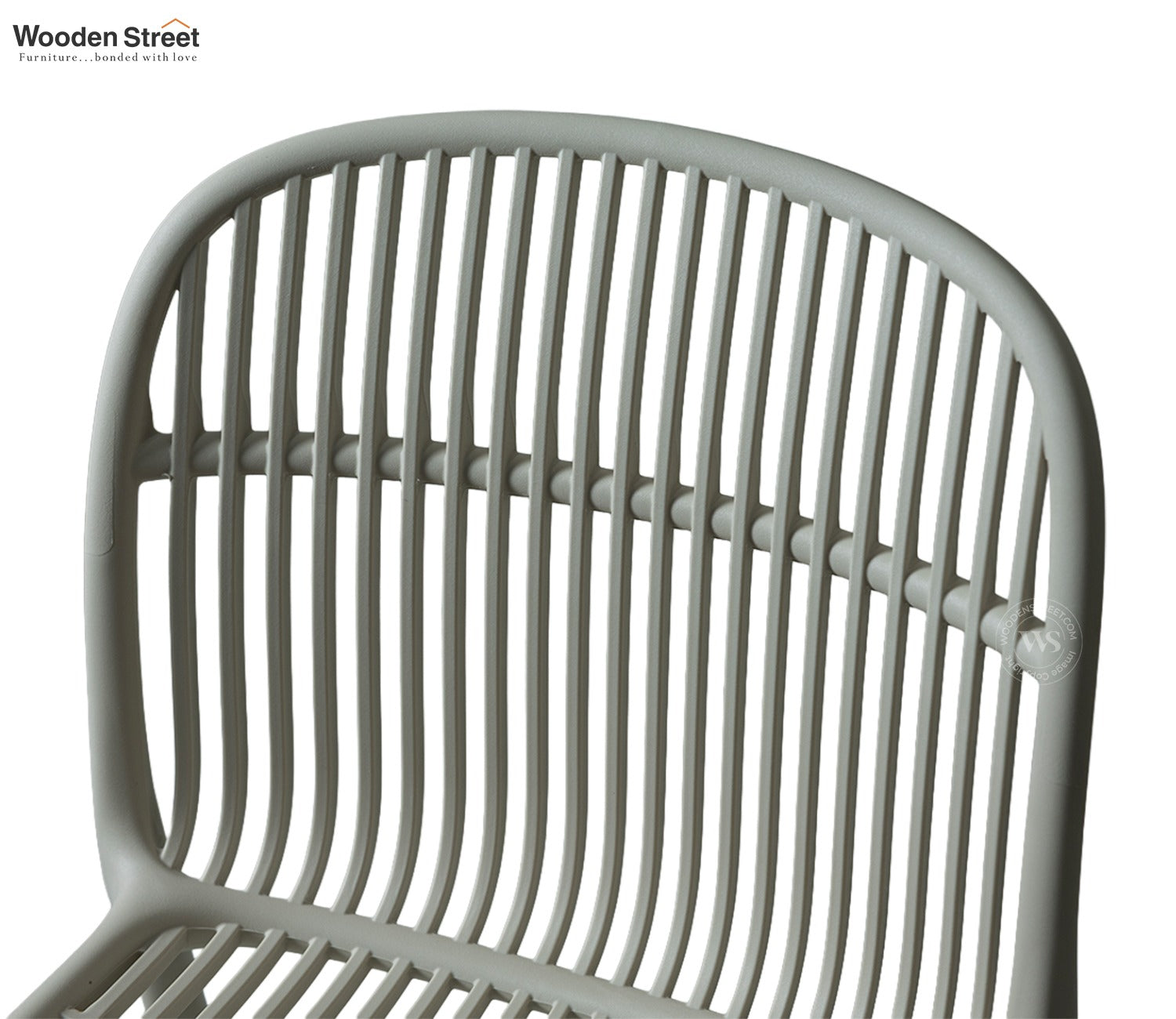 Barrova All-Weather Outdoor Chair in Durable PP (White)