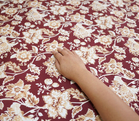 Rose Moments Queen Size Bedsheet (Red)