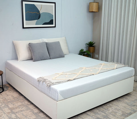Dobby Checks Organic Bamboo 300 TC 2 Pillowcases and 1 Fitted Bedsheet (White, King Size)