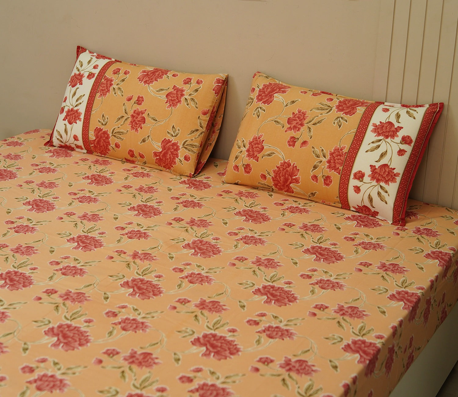 120 TC Imperial Blossoms Cotton Bedsheet King Size With 2 Pillow Cover (Peach)