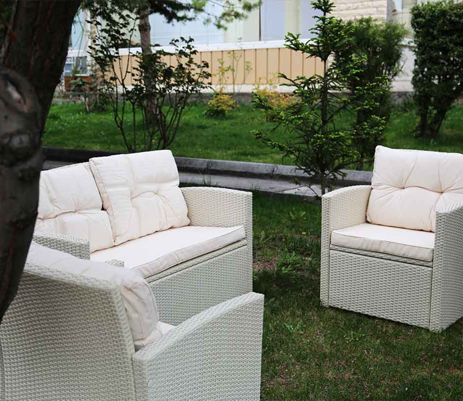 White Rattan And Wicker 4 Seater Patio Set With Cream Cushions