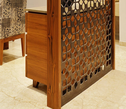 Brown Wooden Handcrafted Wooden Partition