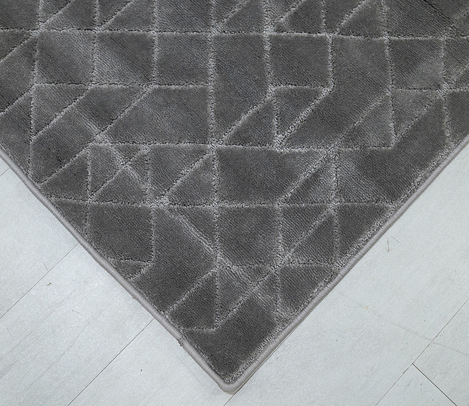 Azalia Grey Geometrical Carpet (11 x 7.8 Feet)