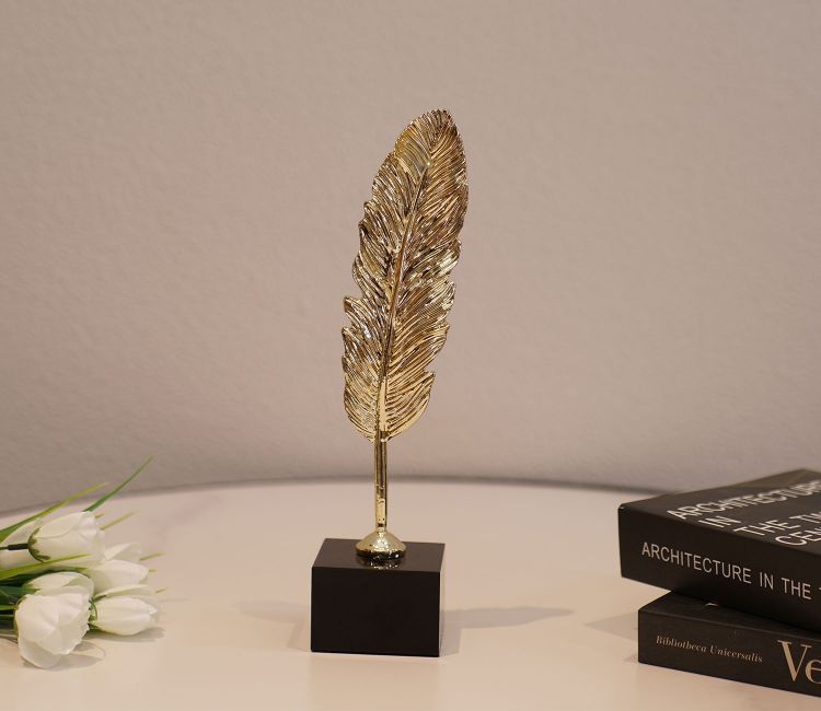 Timeless Feathers Console Table Decor- Leaf Alloy (M, Gold)
