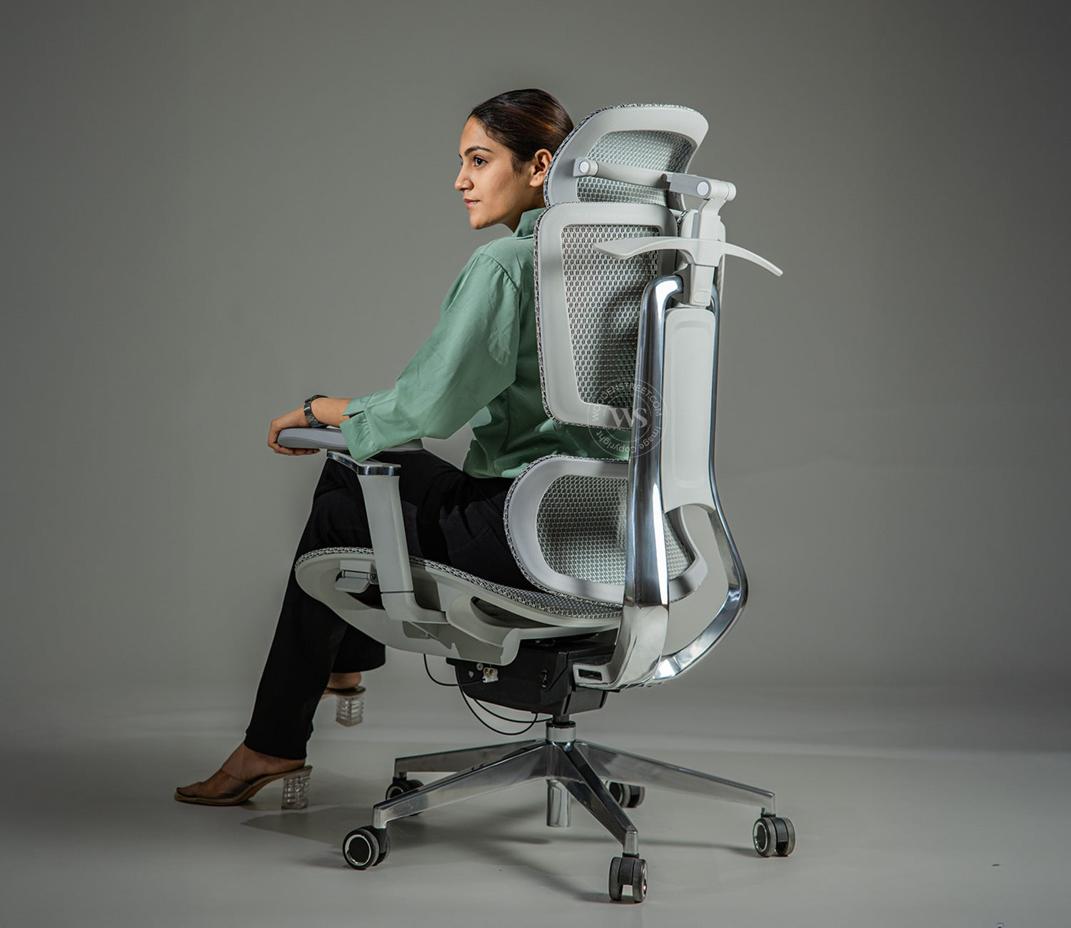 Bezus Ergonomic High Back Mesh Office Chair (Grey)