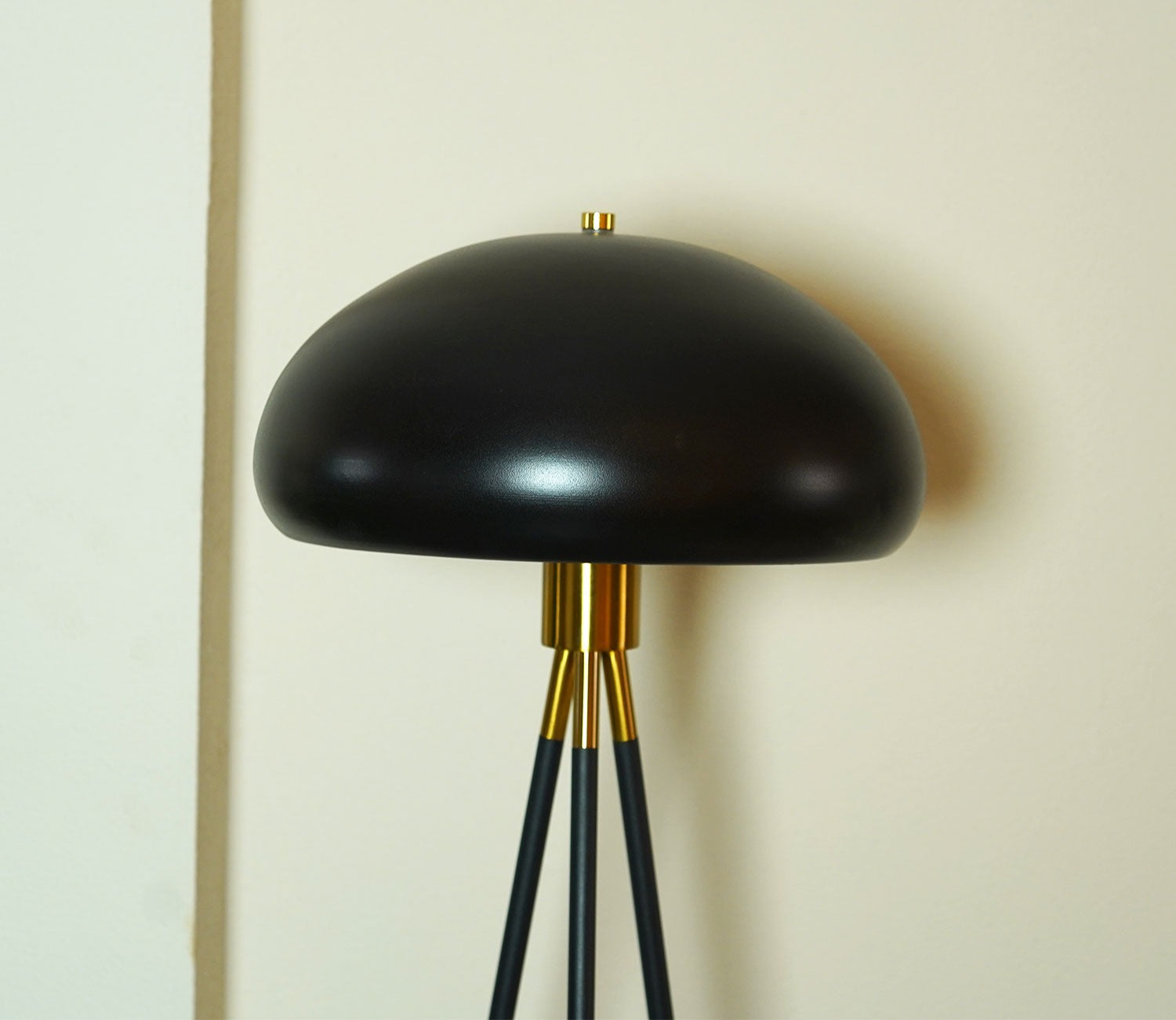 Avia Metal Tripod Floor lamp