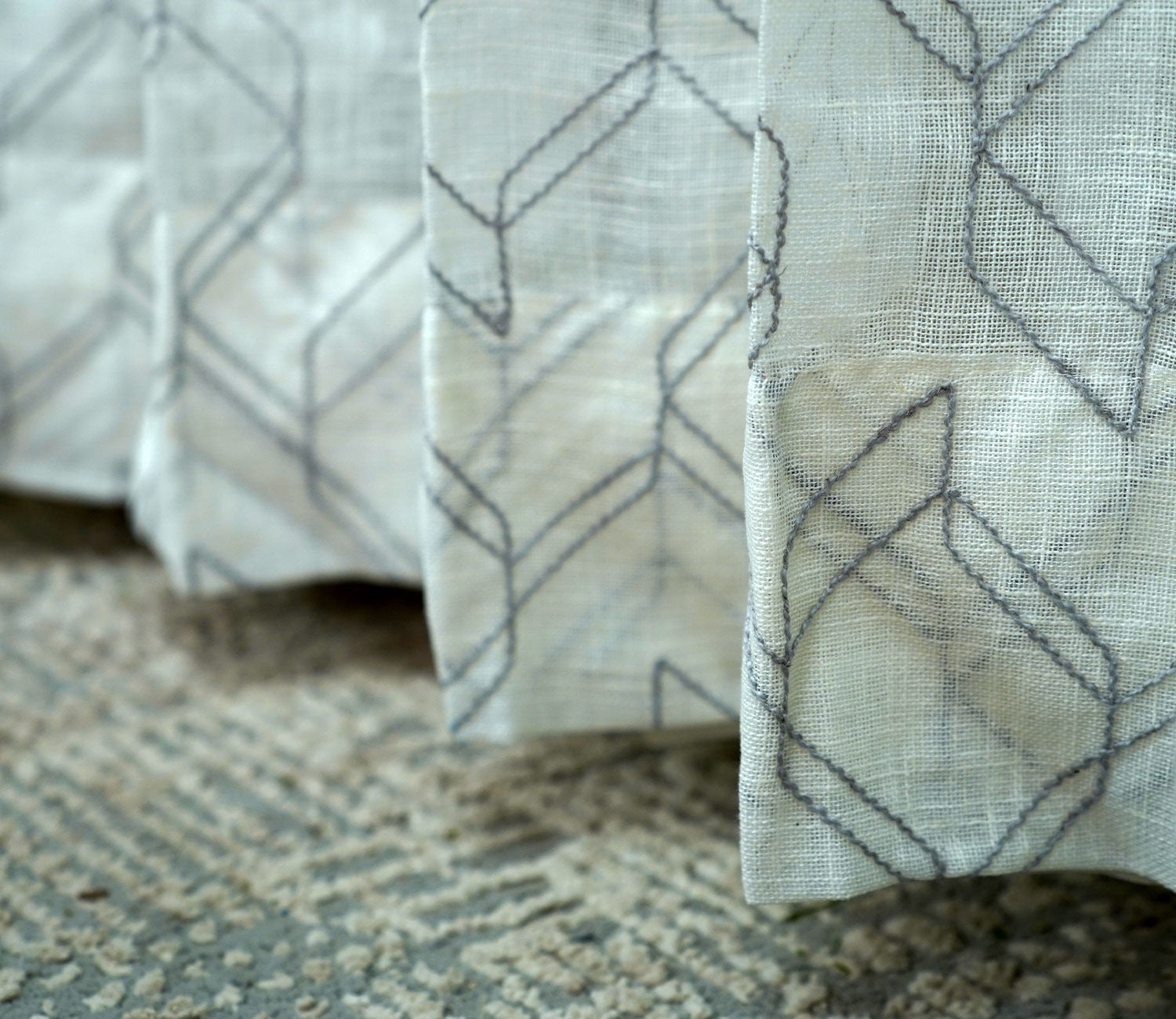 Threaded Patterned 1 Piece Sheer Curtain (Grey, 7 Feet)